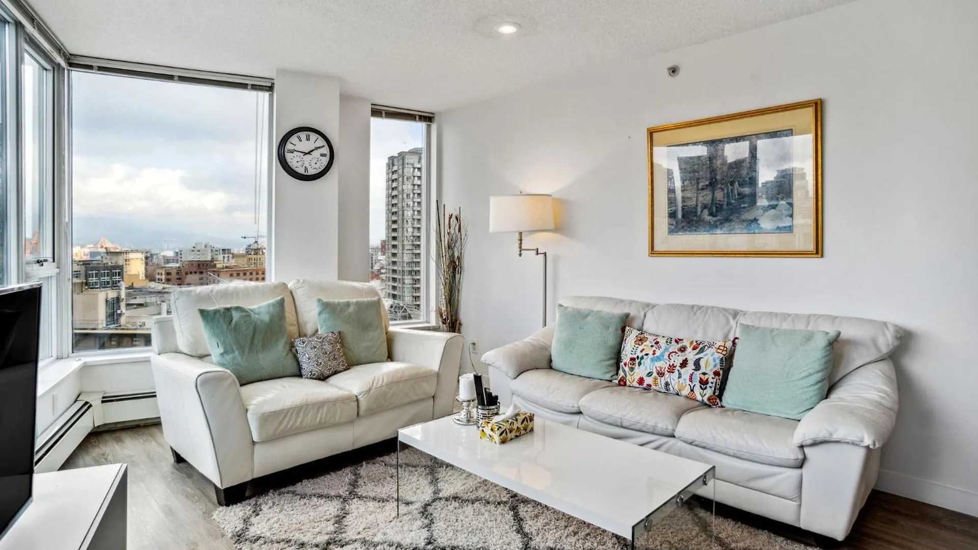 Apartment The Altitude,Luxury At Its Best Vancouver