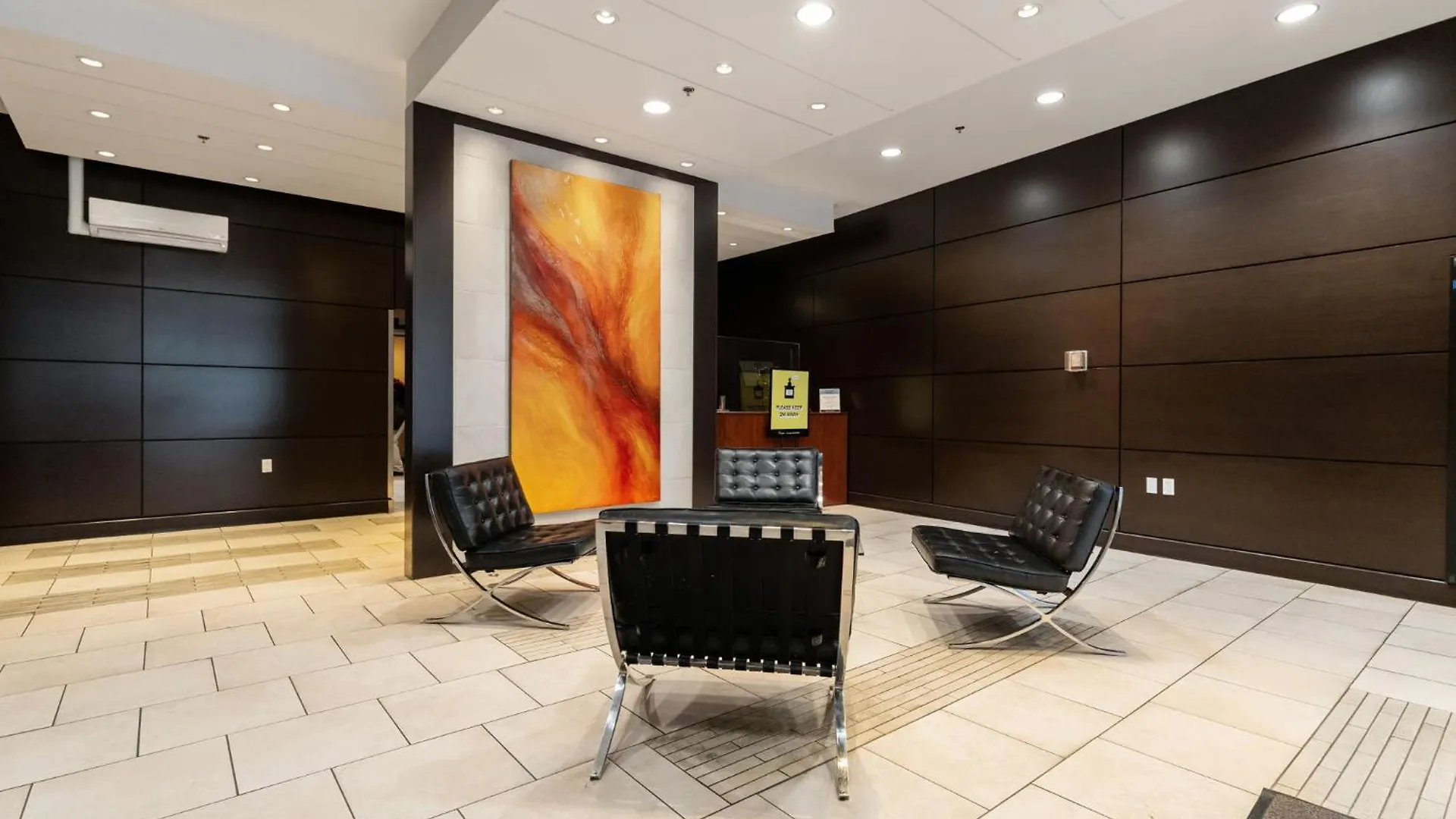 The Altitude,Luxury At Its Best Vancouver