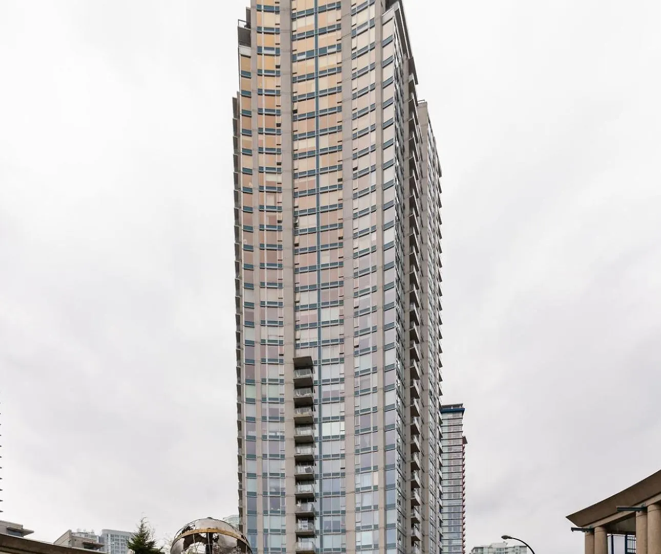The Altitude,Luxury At Its Best Vancouver 0*,  Canada