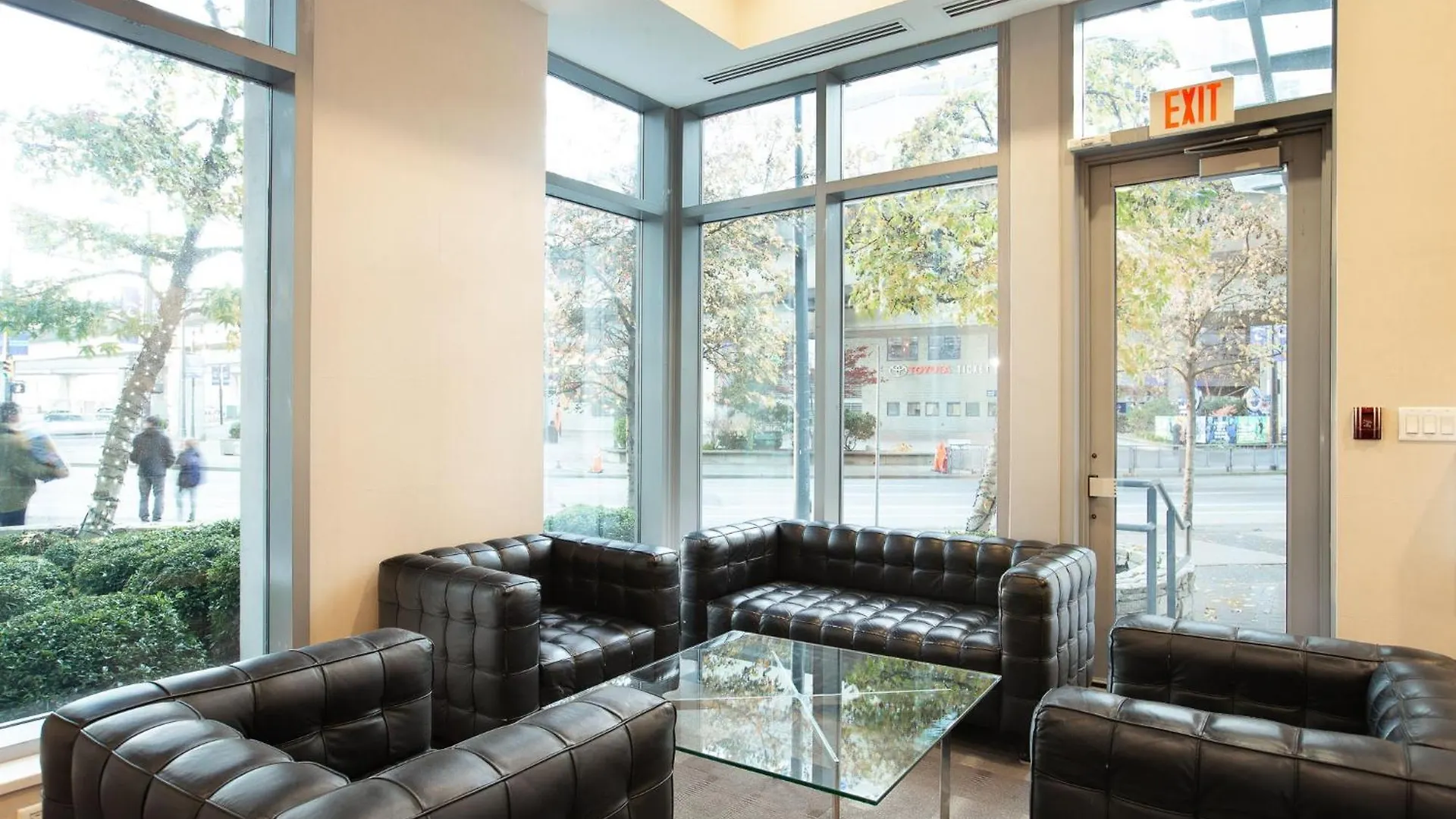 The Altitude,Luxury At Its Best Vancouver
