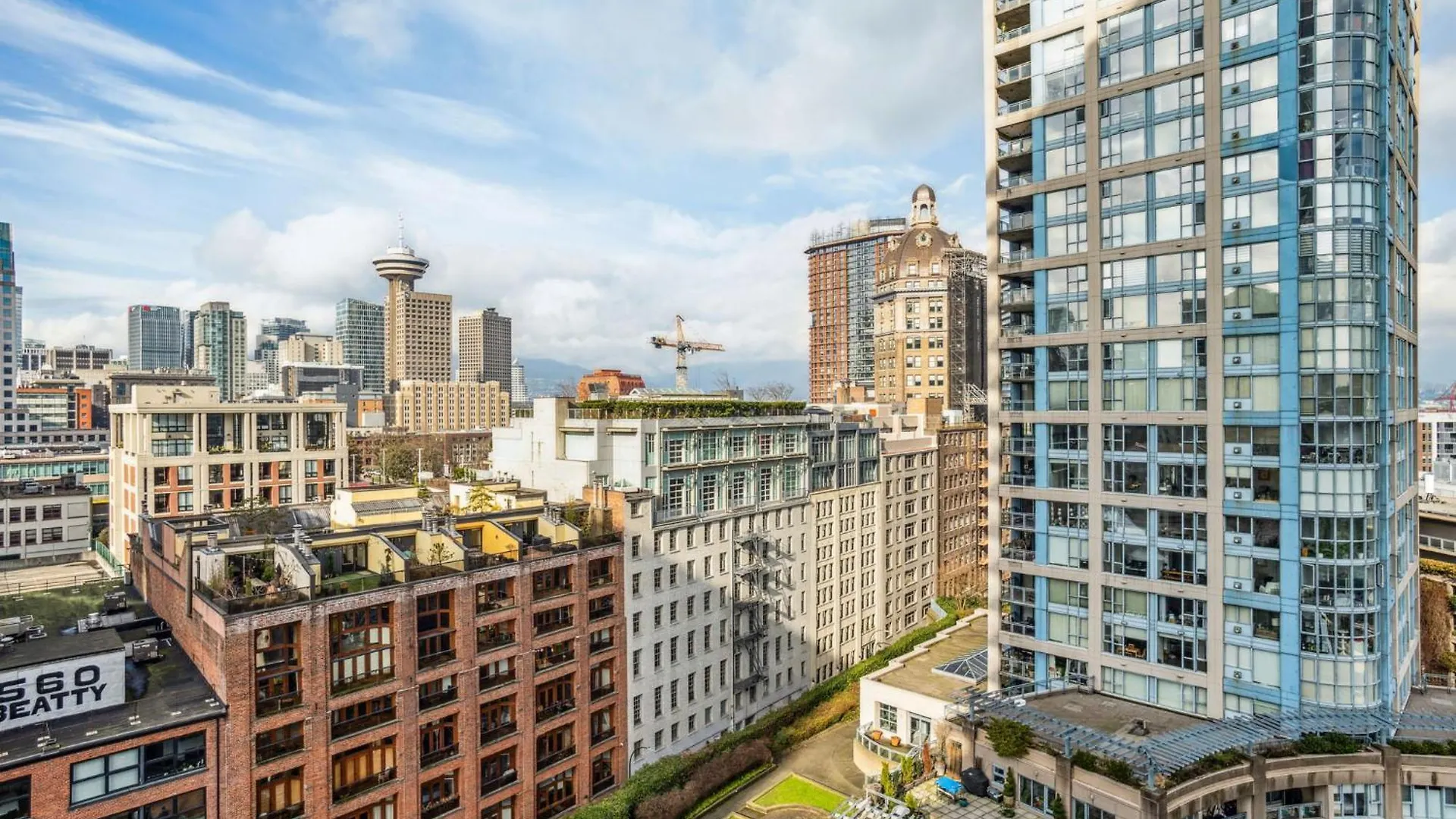 Apartment The Altitude,Luxury At Its Best Vancouver Canada