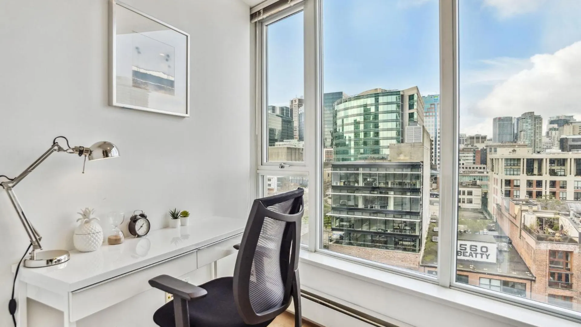 Apartment The Altitude,Luxury At Its Best Vancouver