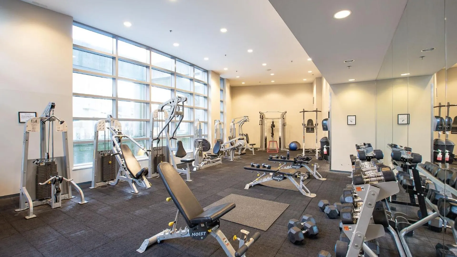 The Altitude,Luxury At Its Best Vancouver Canada