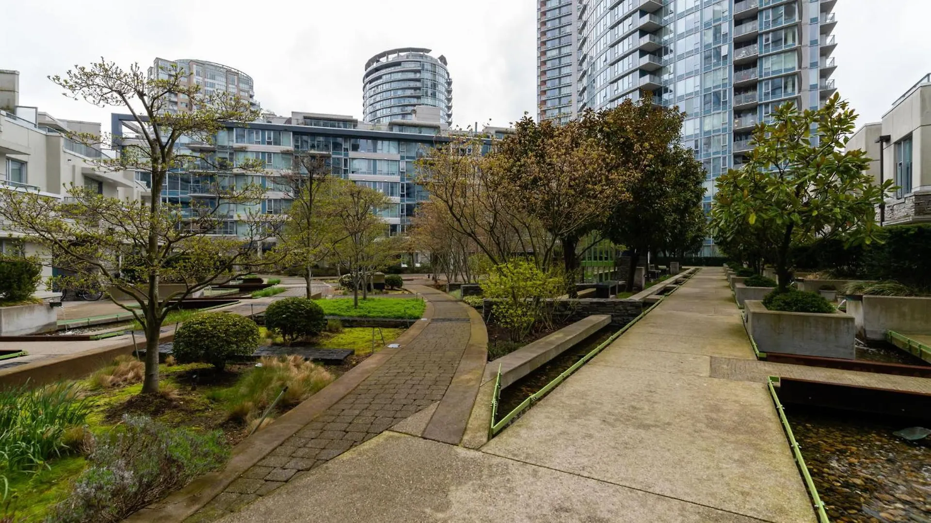 The Altitude,Luxury At Its Best Vancouver Canada